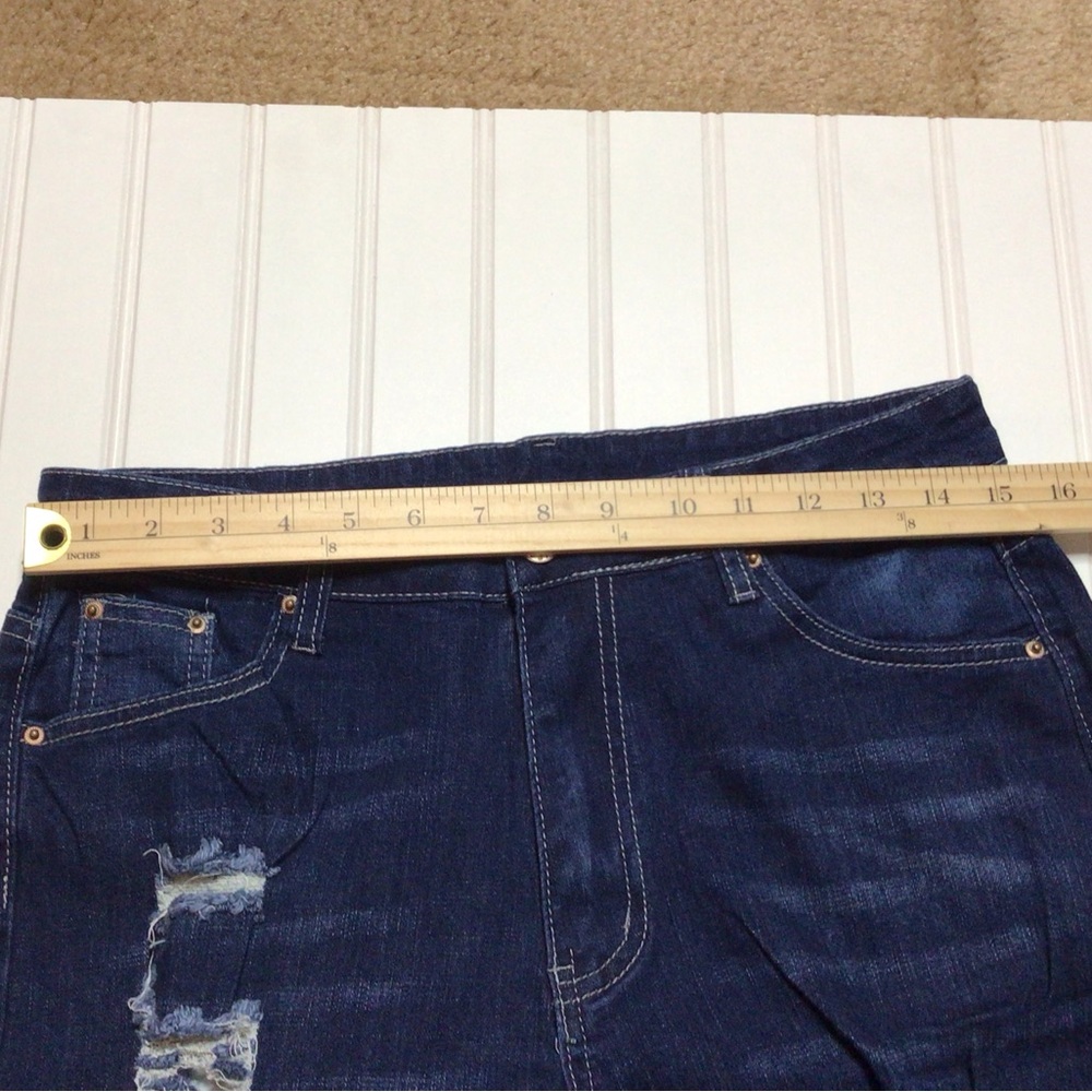 Ladies Distressed Blue Jeans XL (0202) - Picture 6 of 8